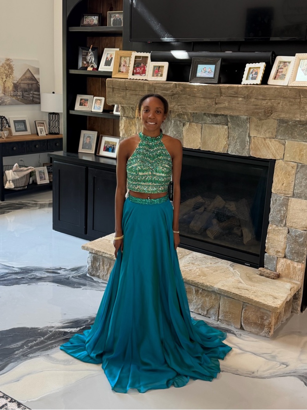 Sherri Hill Sz 2 2 pc Emerald Beaded Halter and skirt style 50096 Prom/Evening